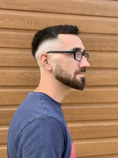 Pod Włos | Fryzjer-Barber